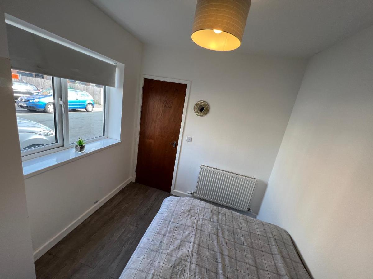 A Spacious Flat Кардифф Экстерьер фото