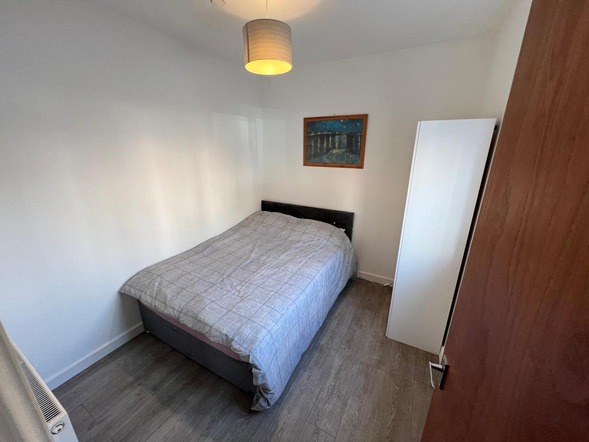 A Spacious Flat Кардифф Экстерьер фото